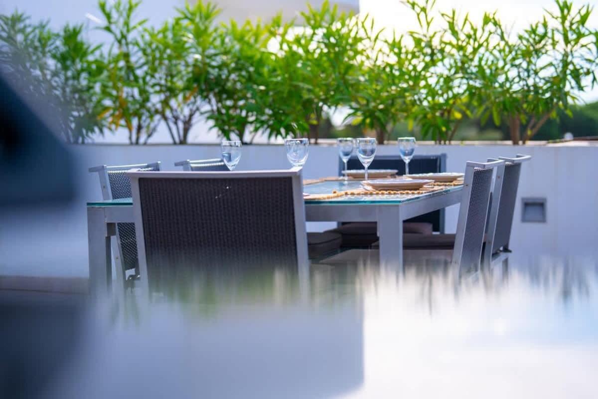 마르베야 Seaside Elegance With Sea View 아파트 외부 사진