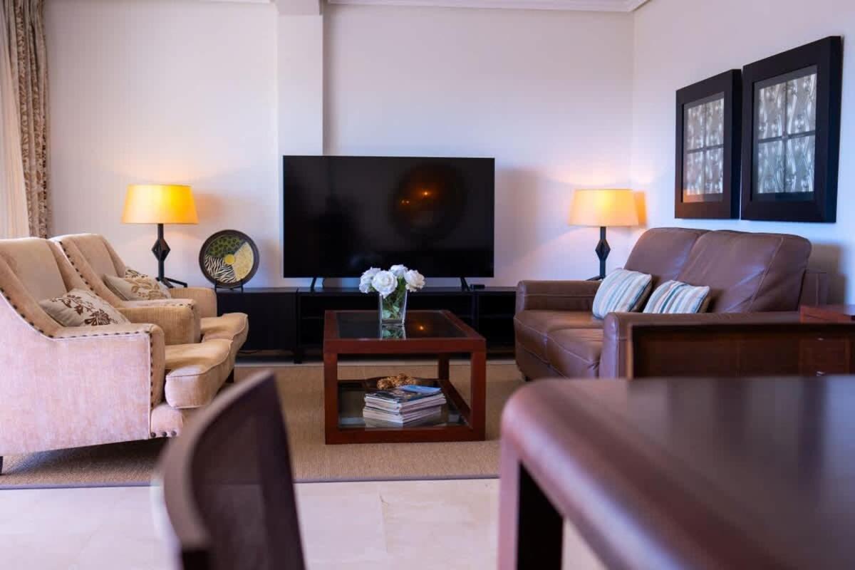 마르베야 Seaside Elegance With Sea View 아파트 외부 사진