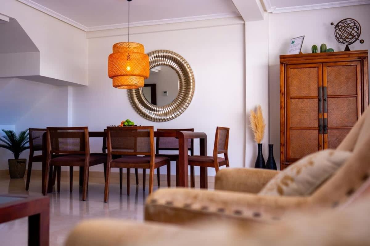 마르베야 Seaside Elegance With Sea View 아파트 외부 사진